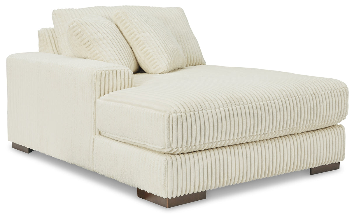 Lindyn Sectional