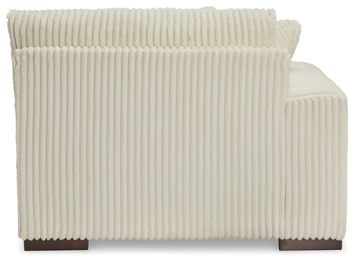 Lindyn Sectional