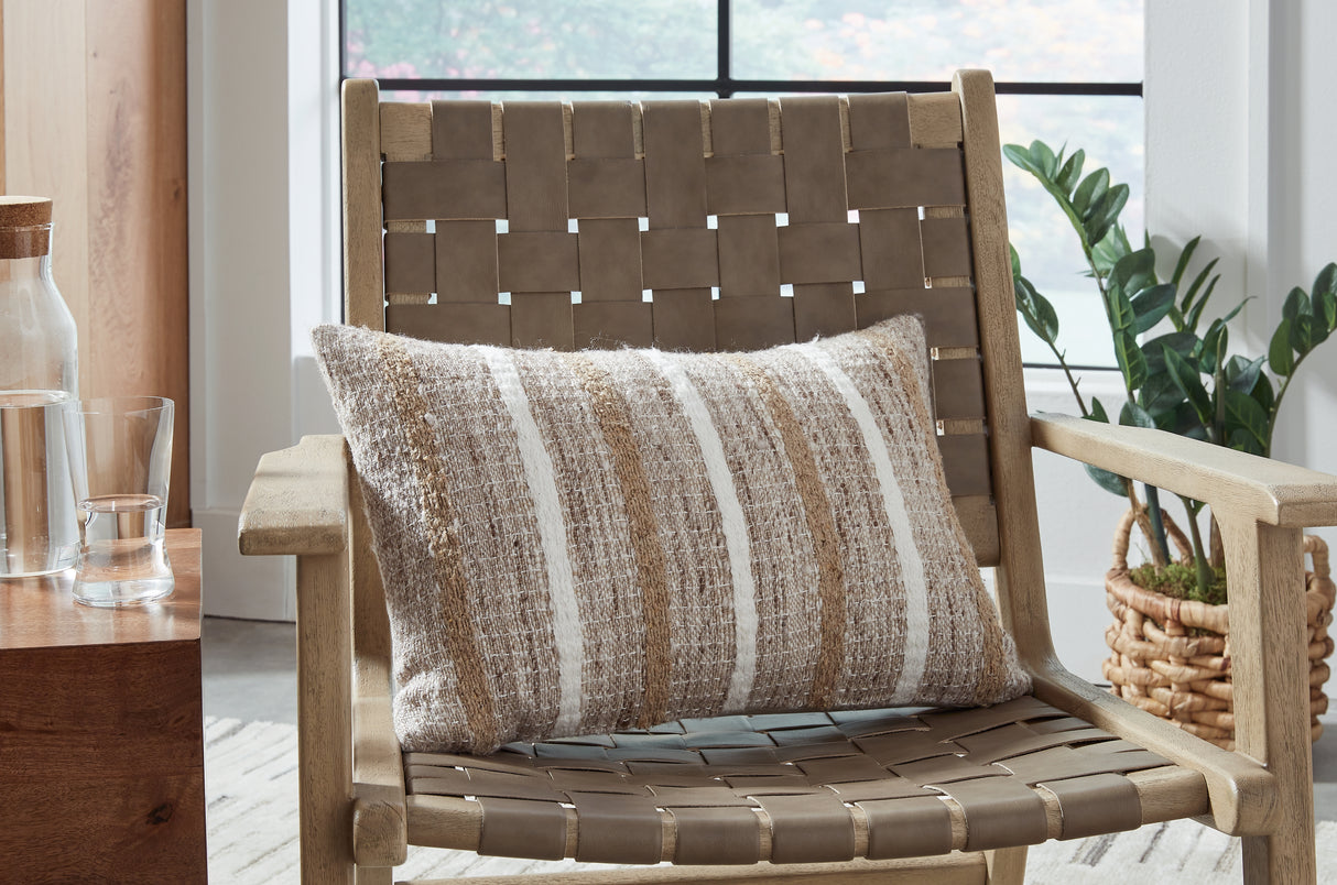 Furniture City Biloxi - Ashley Furniture - Benish Pillows - Pillow (4/CS) / Tan/Brown/White - A1001047