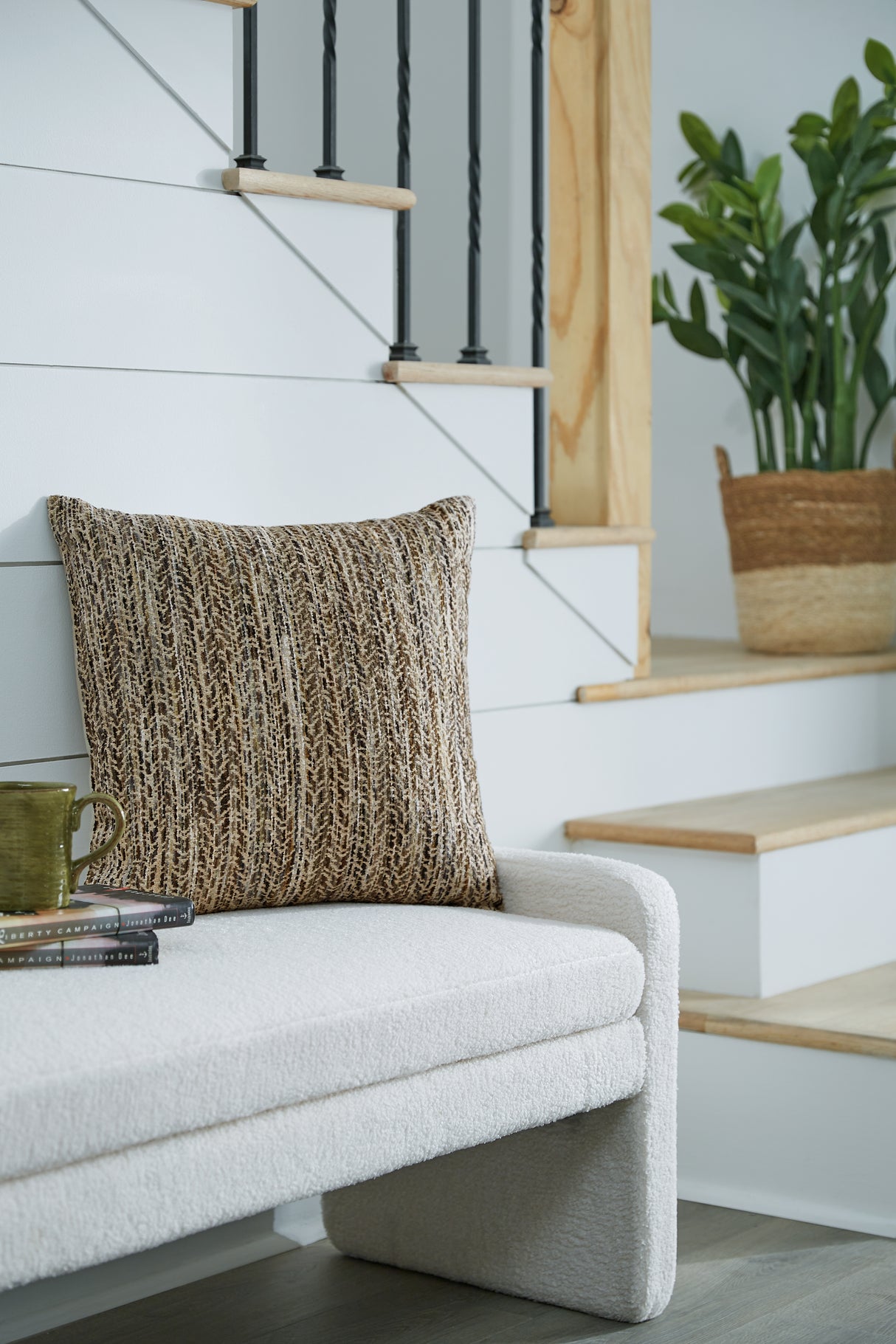 Furniture City Biloxi - Ashley Furniture - Jayner Pillows - Pillow (4/CS) / Multi - A1001069