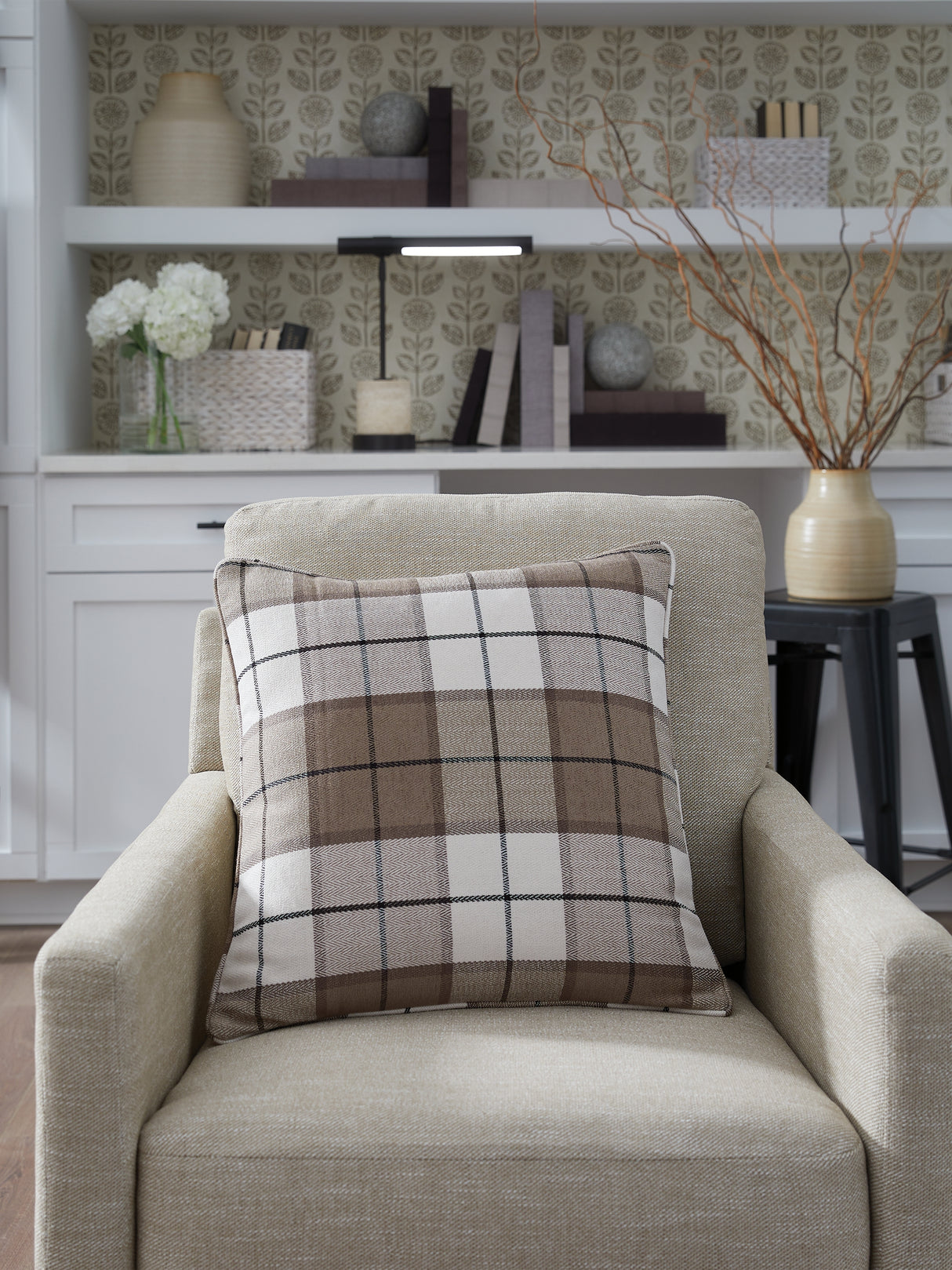 Furniture City Biloxi - Ashley Furniture - Godricton Pillows - Pillow (4/CS) / Brown/Black/Cream - A1001103