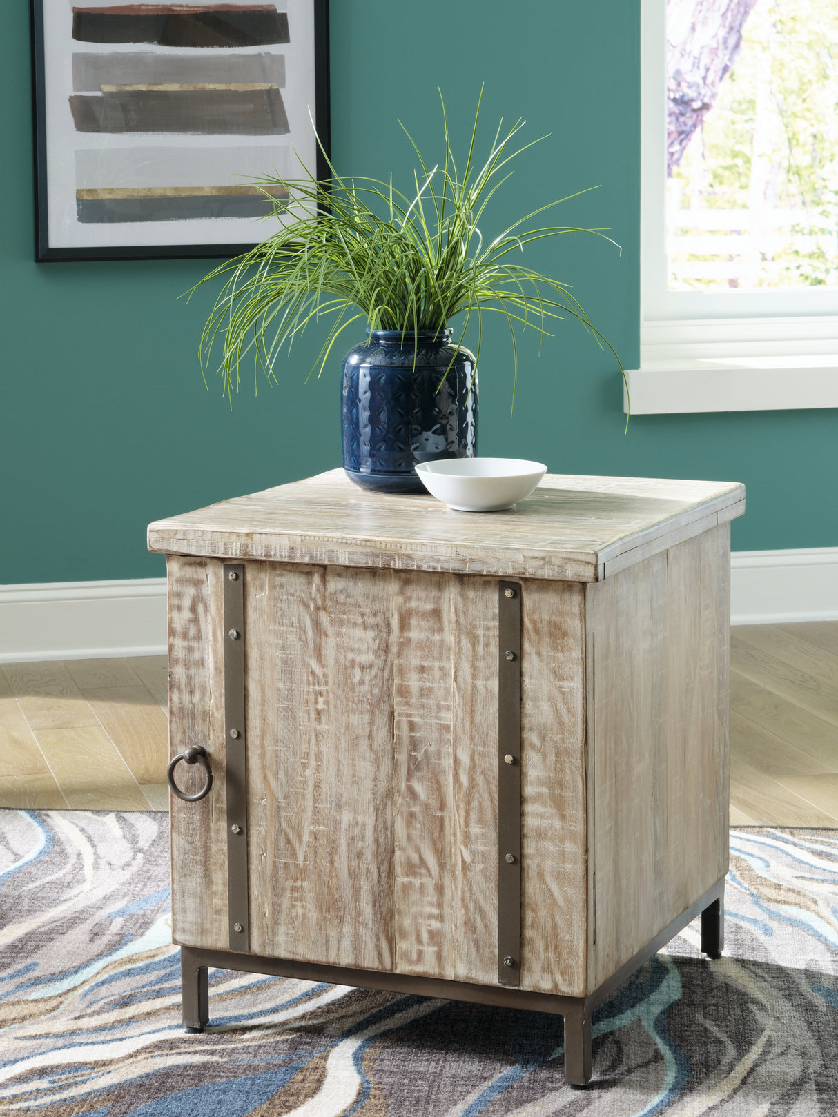 Furniture City Biloxi - Ashley Furniture - Laddford Accent Cabinet - Accent Cabinet / Whitewash - A4000506