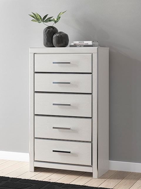 Furniture City Biloxi - Ashley Furniture - Zuraleus Bedroom - Five Drawer Chest / White - PCB3381-46