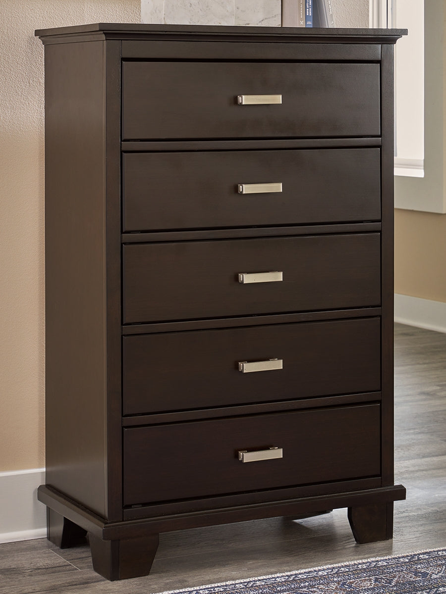 Furniture City Biloxi - Ashley Furniture - Covetown Bedroom - Five Drawer Chest / Dark Brown - B441-46