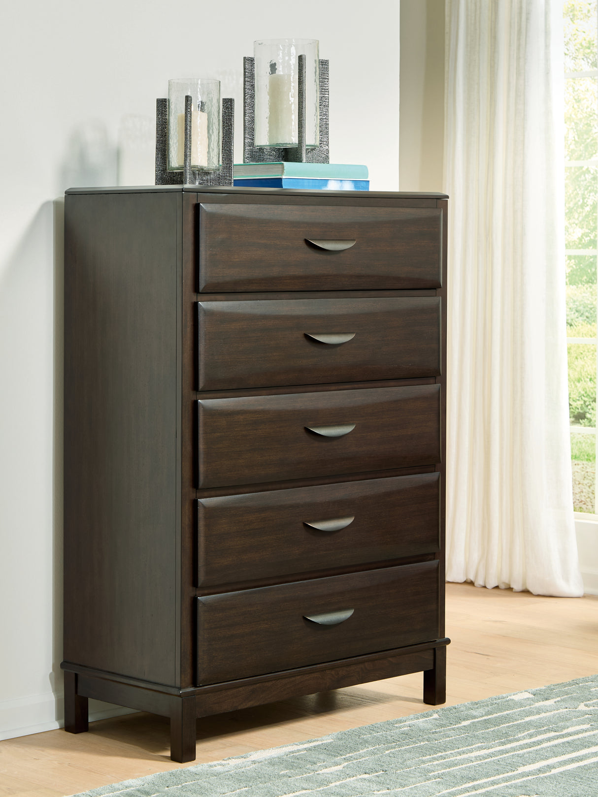 Furniture City Biloxi - Ashley Furniture - Vanmore Bedroom - Five Drawer Chest / Dark Brown - B479-46
