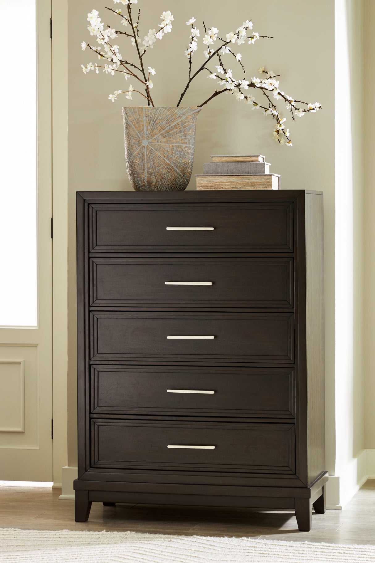 Furniture City Biloxi - Ashley Furniture - Neymorton Bedroom - Five Drawer Chest / Dark Grayish Brown - B618-46