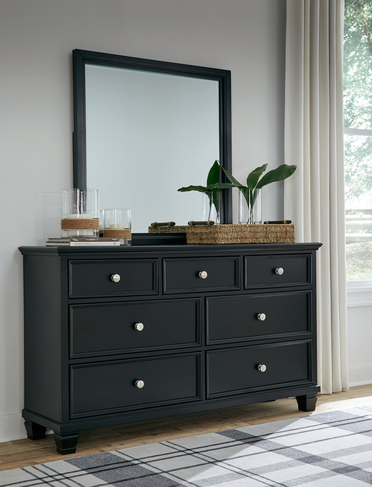 Furniture City Biloxi - Ashley Furniture - Lanolee Bedroom - Dresser and Mirror / Black - B687B1