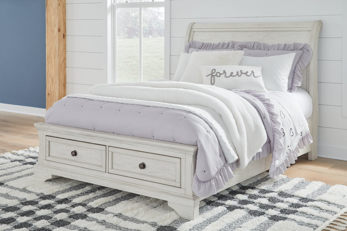 Furniture City Biloxi - Ashley Furniture - Robbinsdale Bedroom - Full Sleigh Storage Bed / Antique White - B742B13