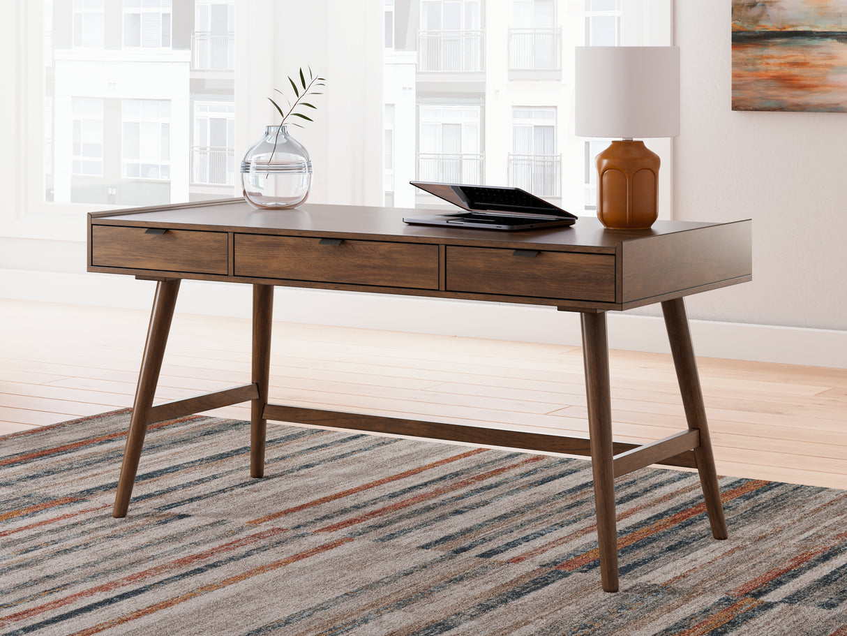 Furniture City Biloxi - Ashley Furniture - Lyncott Office Desk - Home Office Desk / Brown - H615-44