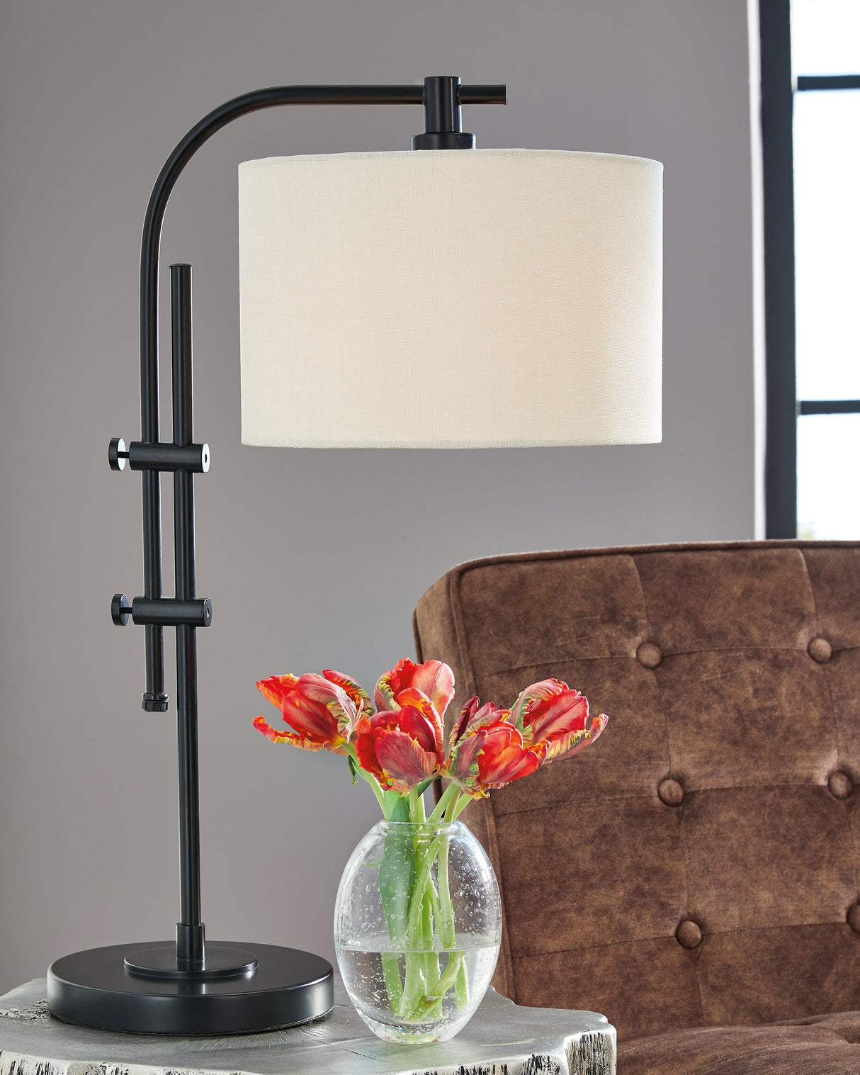 Furniture City Biloxi - Ashley Furniture - Baronvale Lighting - Metal Accent Lamp (1/CN) / Black - L206043