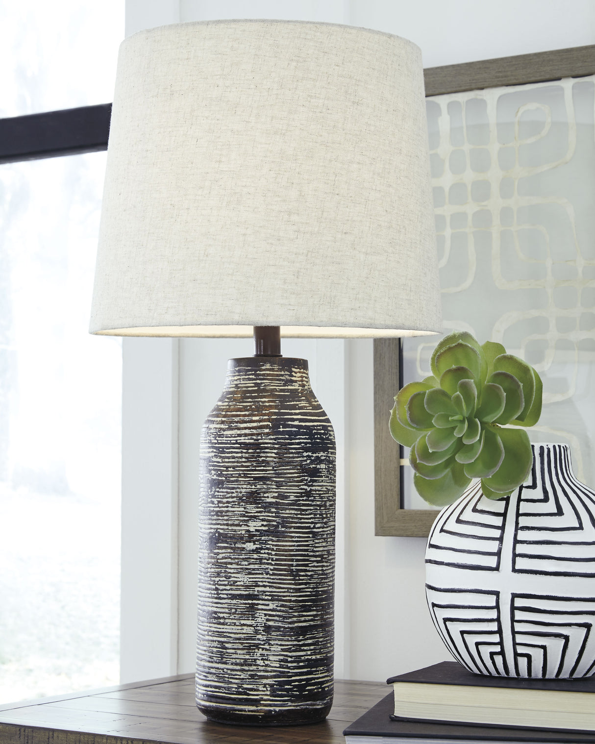 Furniture City Biloxi - Ashley Furniture - Mahima Lighting - Paper Table Lamp (Set of 2) / Black/White - L235584