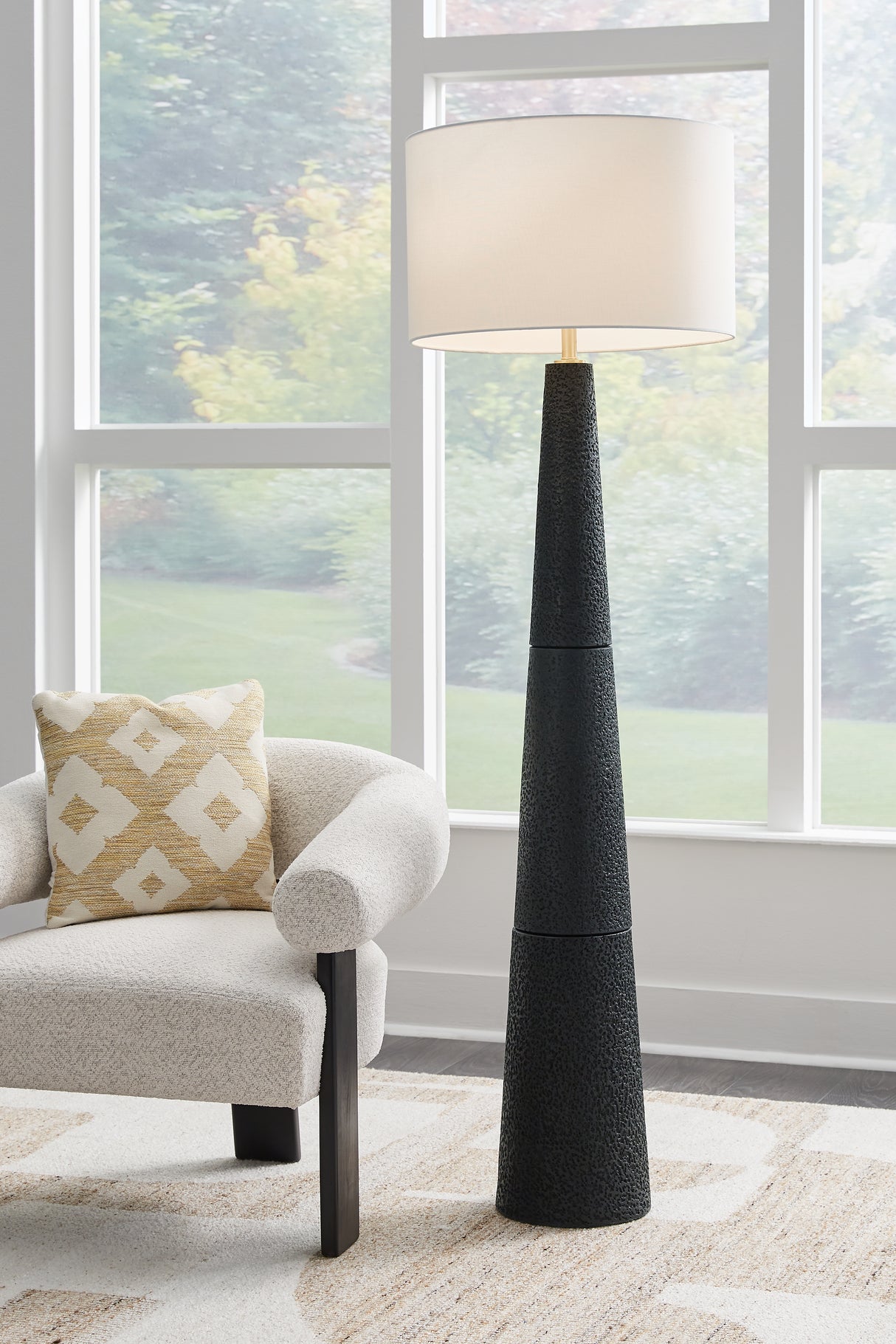 Furniture City Biloxi - Ashley Furniture - Hallburg Lighting - Poly Floor Lamp (1/CN) / Black - L235761