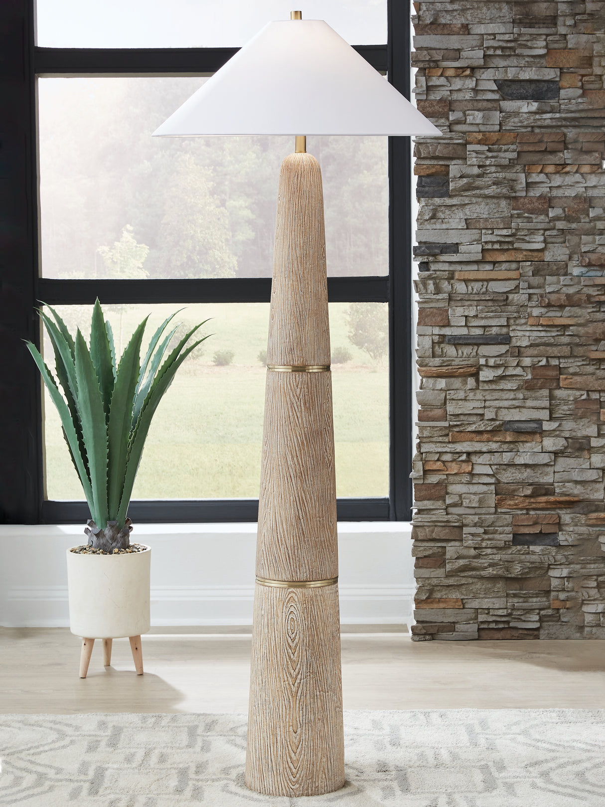 Furniture City Biloxi - Ashley Furniture - Gasparleigh Lighting - Poly Floor Lamp (1/CN) / Brown/Gold Finish - L235811