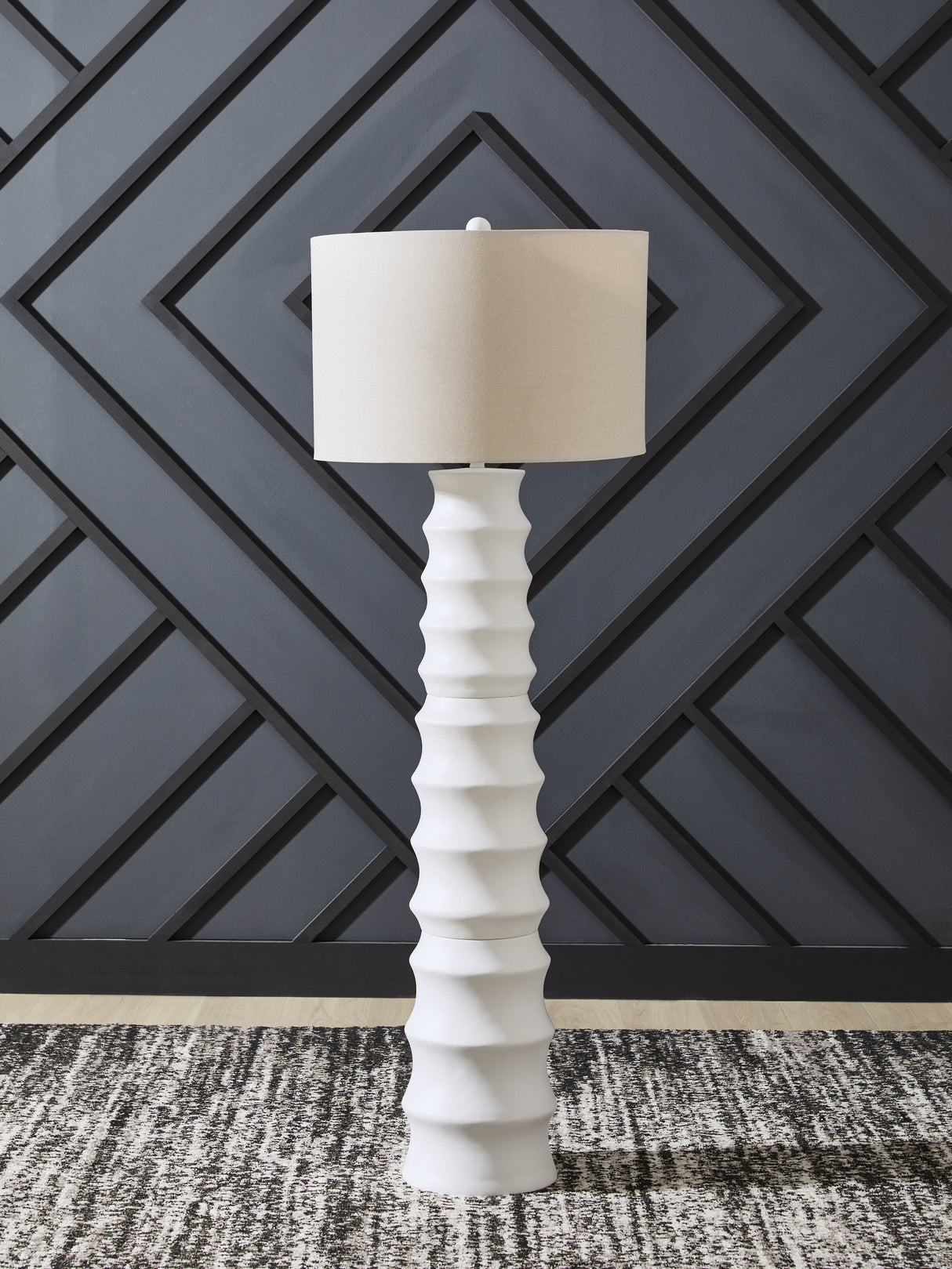 Furniture City Biloxi - Ashley Furniture - Veraleigh Lighting - Poly Floor Lamp (1/CN) / White - L235851