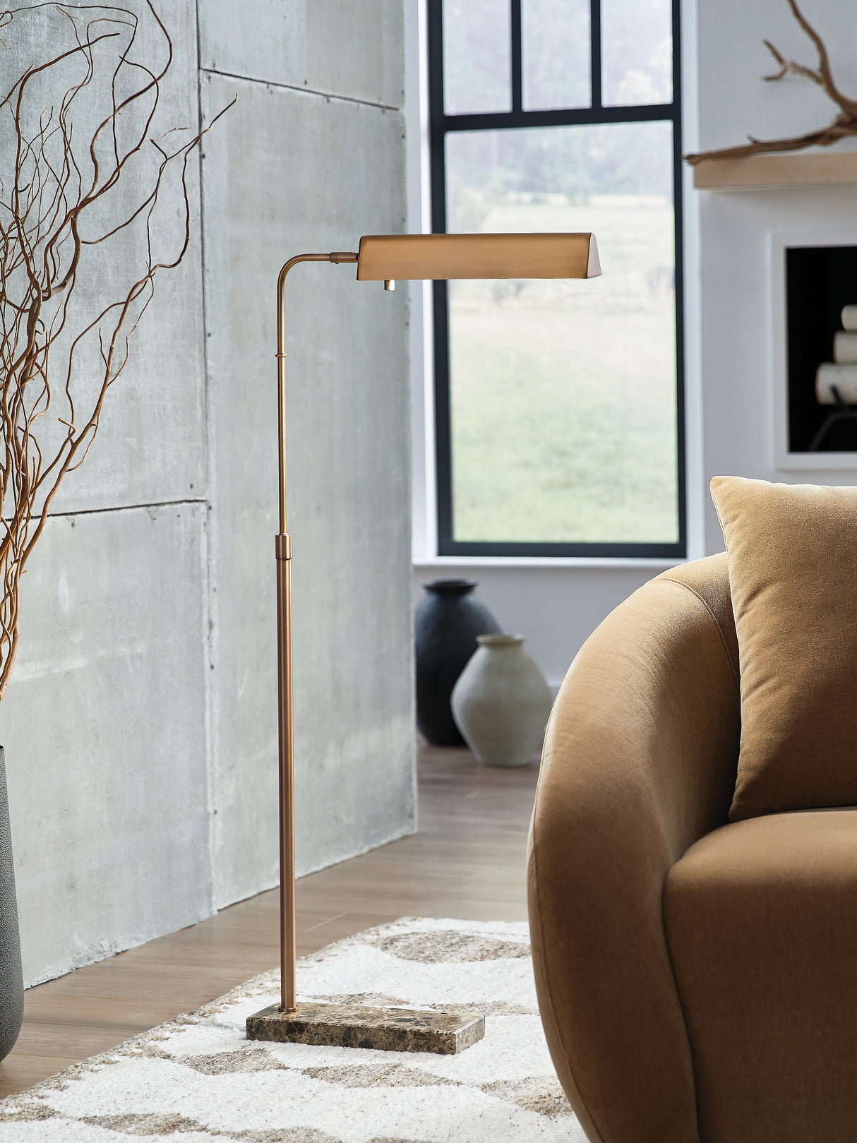 Furniture City Biloxi - Ashley Furniture - Yafe Lighting - Metal Floor Lamp (1/CN) / Bronze Finish - L734411