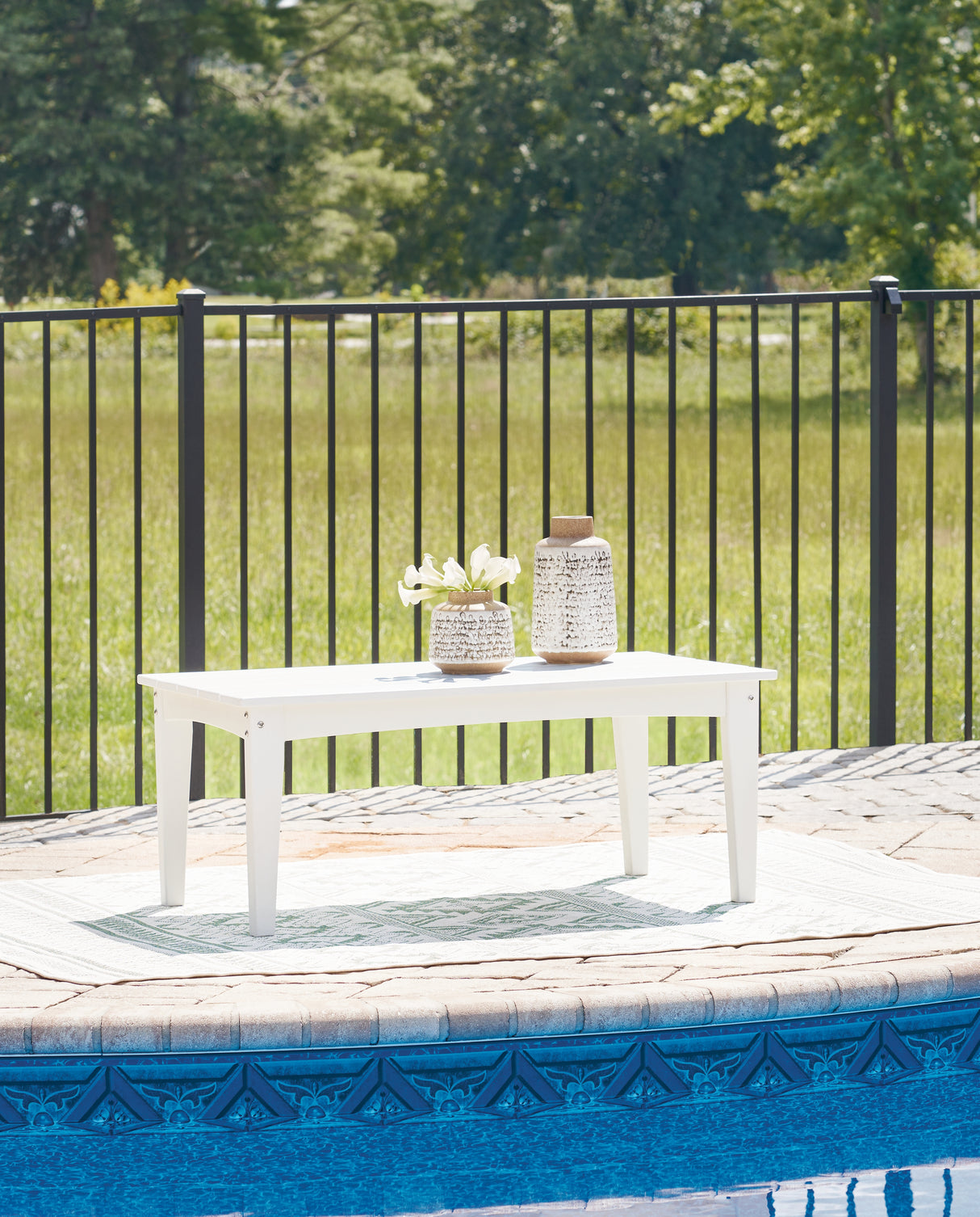 Furniture City Biloxi - Ashley Furniture - Hyland wave Outdoor - Rectangular Cocktail Table / White - P111-701