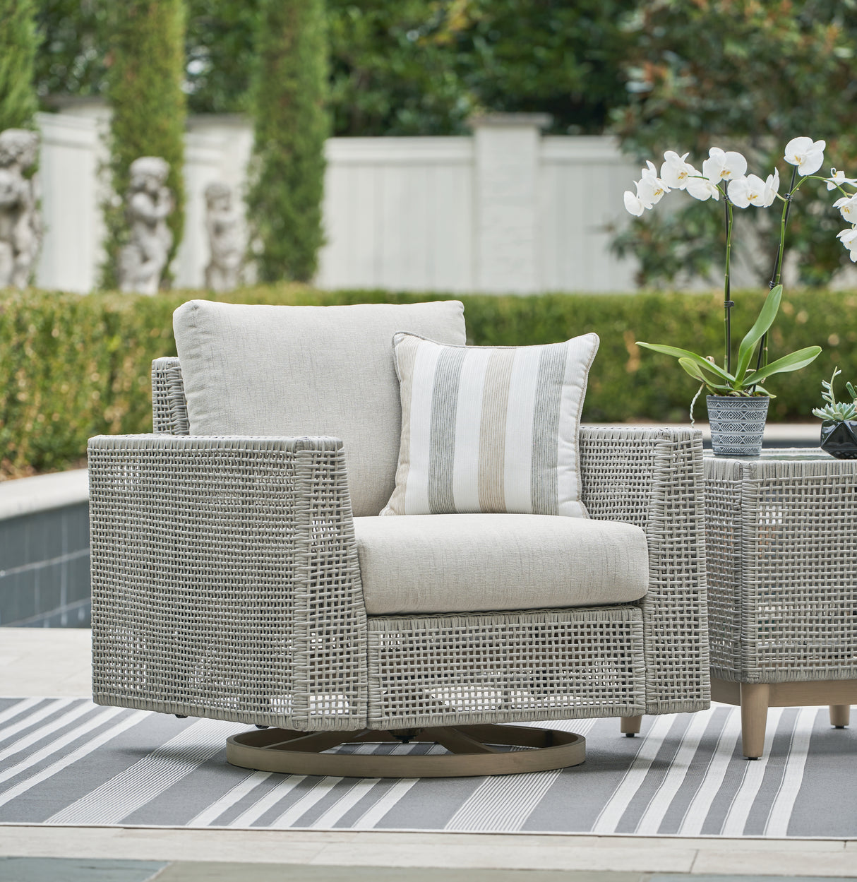 Furniture City Biloxi - Ashley Furniture - Seton Creek Outdoor - Swivel Lounge w/ Cushion / Gray - P798-821