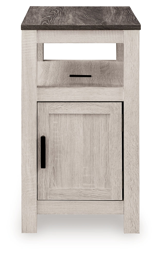 Fendenmore Chairside End Table