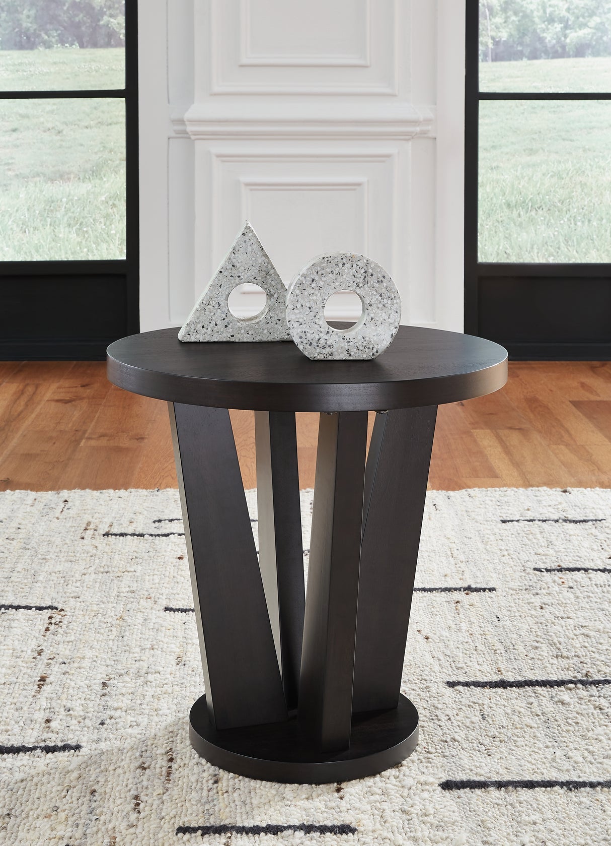 Furniture City Biloxi - Ashley Furniture - Chasinfield End Table - Round End Table / Dark Brown - T458-6