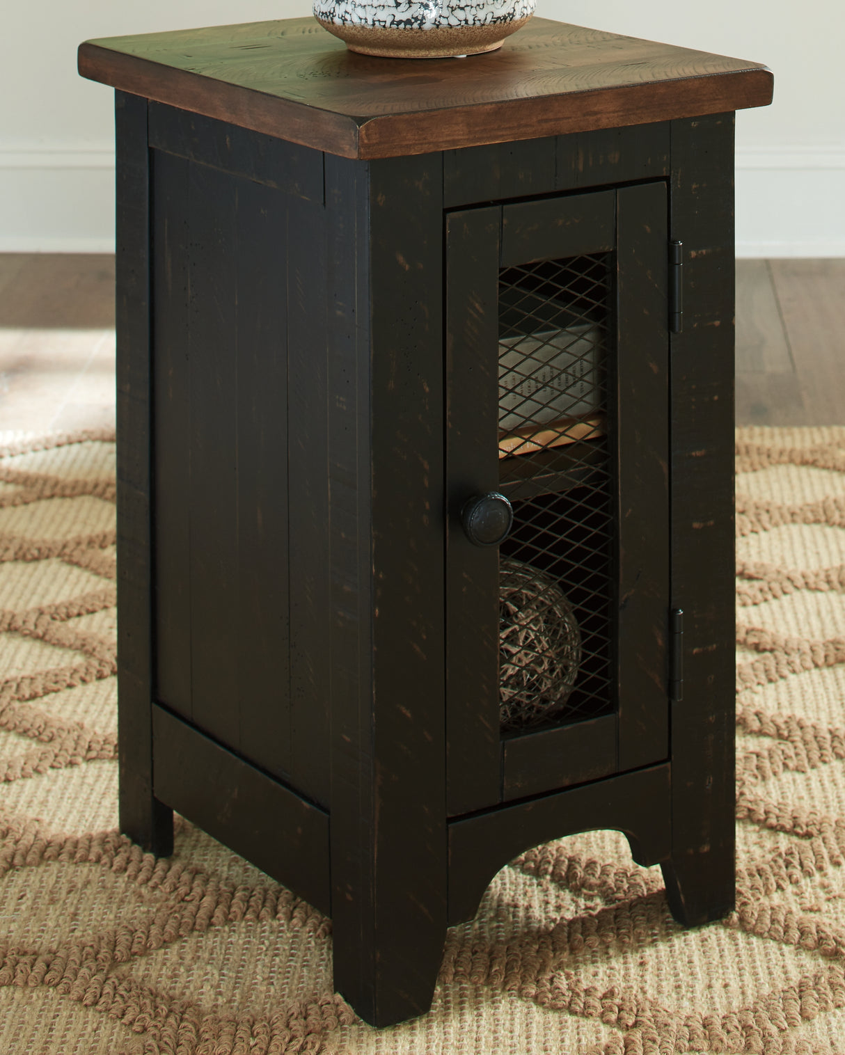 Furniture City Biloxi - Ashley Furniture - Valebeck Chairside End Table - Chair Side End Table / Black/Brown - T468-7