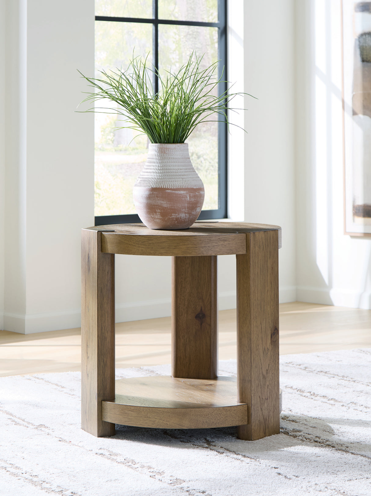 Furniture City Biloxi - Ashley Furniture - Flangren End Table - Round End Table - T553-6