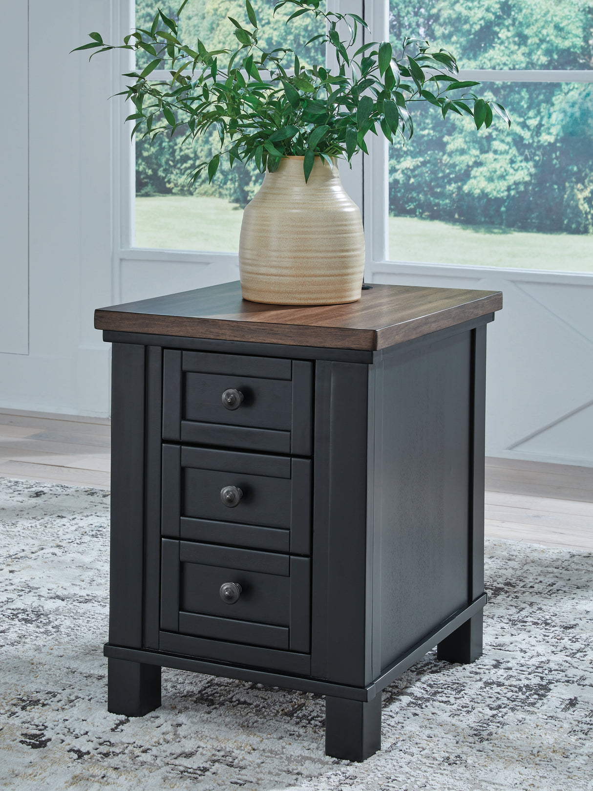 Furniture City Biloxi - Ashley Furniture - Wildenauer Chairside End Table - Chair Side End Table / Brown/Black - T664-7
