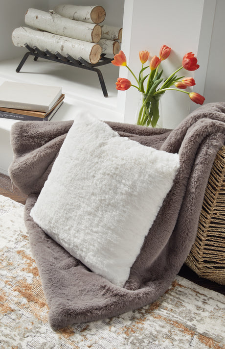 Furniture City Biloxi - Ashley Furniture - Gariland Pillows - Pillow (4/CS) / Black - A1000867