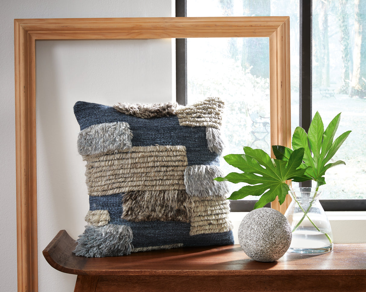 Furniture City Biloxi - Ashley Furniture - Gibbend Pillows - Pillow / Blue/Gray/White - A1000926P