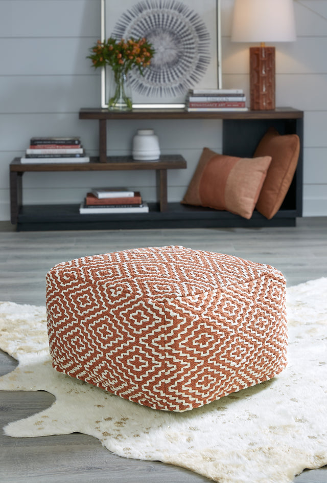 Furniture City Biloxi - Ashley Furniture - Brynnsen Pouf - Pouf / Rust/Ivory - A1001056