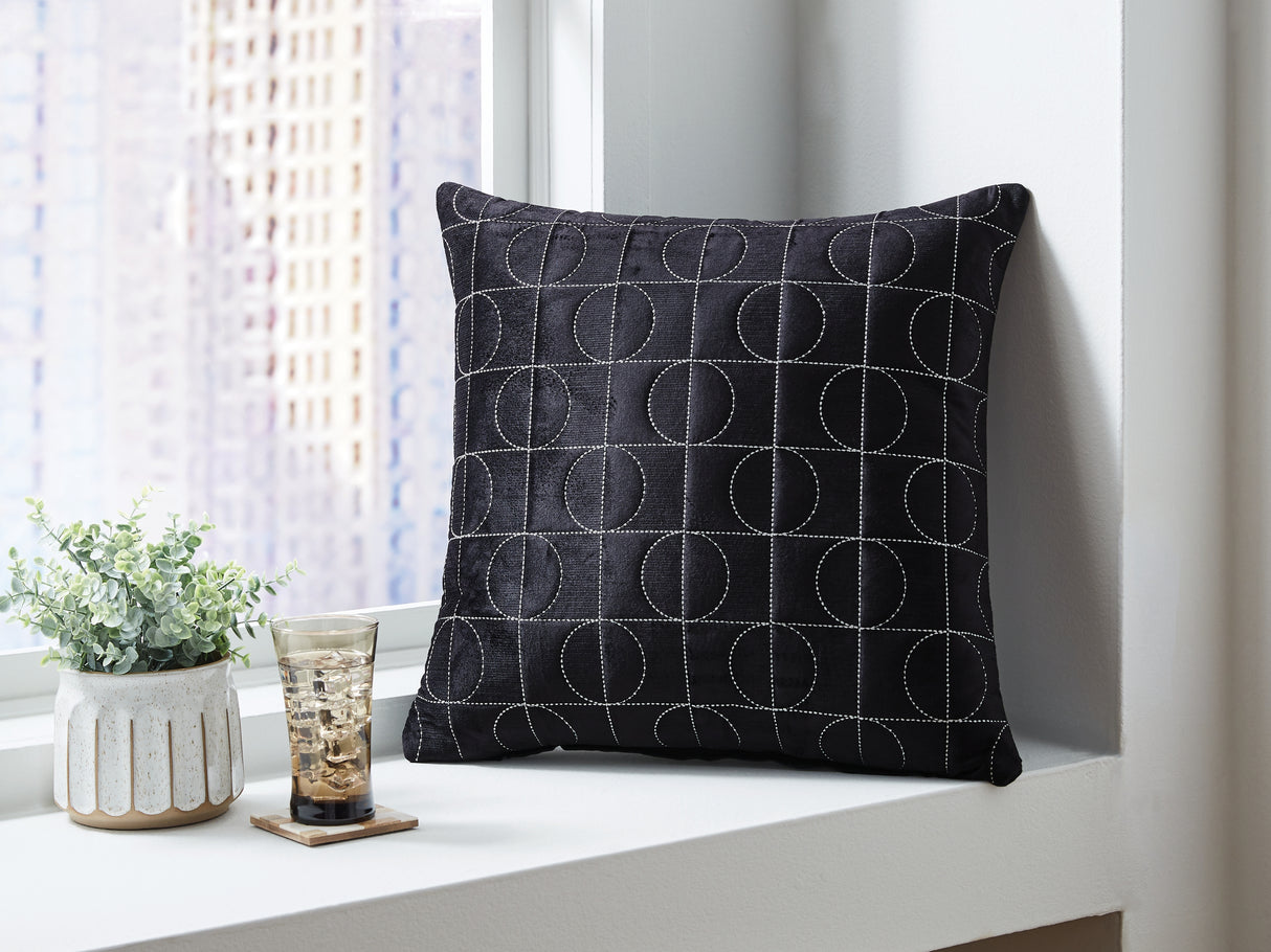 Furniture City Biloxi - Ashley Furniture - Kydner Pillows - Pillow (4/CS) / Black/Silver - A1001108