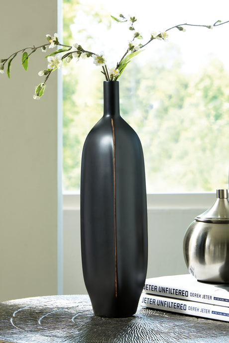 Furniture City Biloxi - Ashley Furniture - Rhaveney Vase - Vase (3/CS) / Black - A2000552