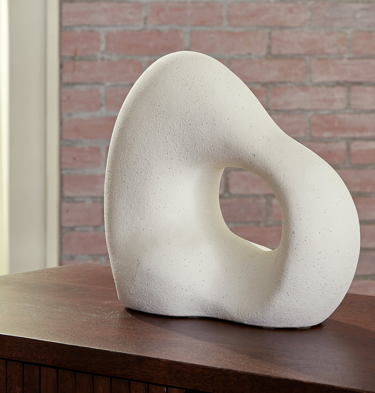 Furniture City Biloxi - Ashley Furniture - Arthrow Sculpture - Sculpture / Off White - A2000649