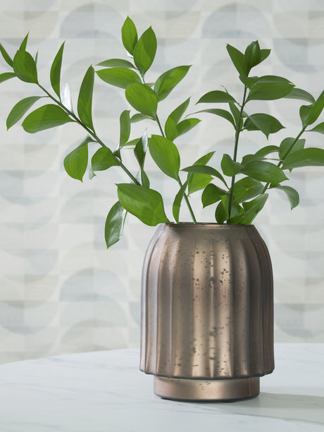 Furniture City Biloxi - Ashley Furniture - Briarcott Vase - Vase / Brown - A2000703