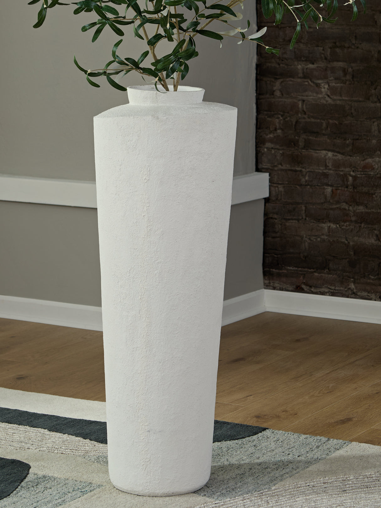 Furniture City Biloxi - Ashley Furniture - Flurinworth Vase - Vase / Cream - A2000769