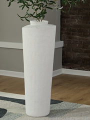 Furniture City Biloxi - Ashley Furniture - Flurinworth Vase - Vase / Cream - A2000769