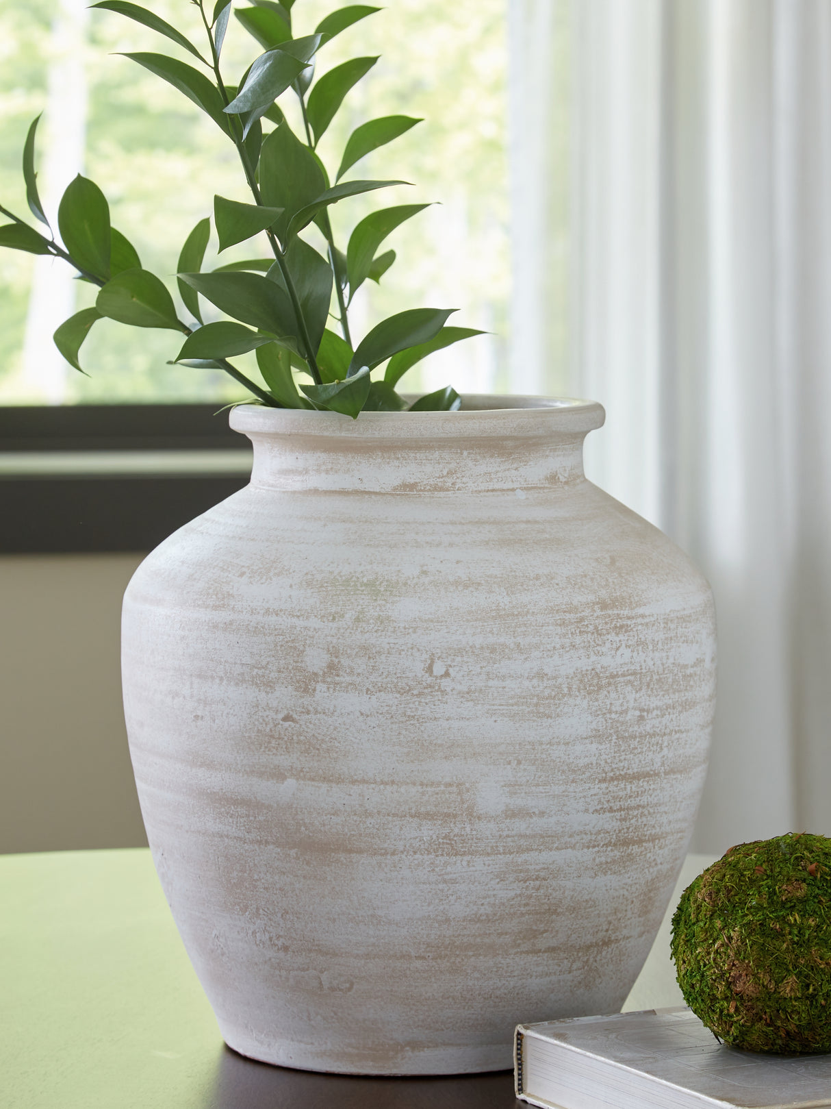 Furniture City Biloxi - Ashley Furniture - Meadie Vase - Vase / Distressed White - A2000788