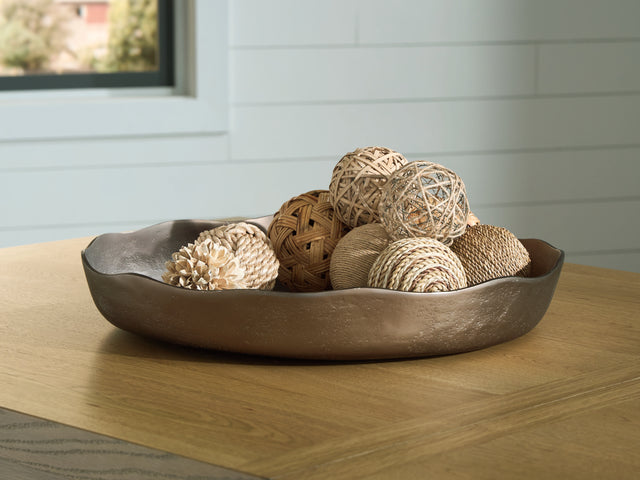 Furniture City Biloxi - Ashley Furniture - Wallmen Tray - Tray / Champagne Gold Finish - A2000817