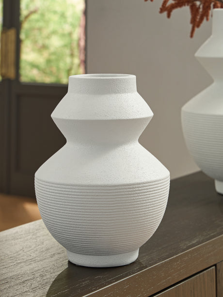 Furniture City Biloxi - Ashley Furniture - Naveen Vase - Vase / White - A2000870