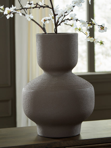 Furniture City Biloxi - Ashley Furniture - Dalsen Vase - Vase / Brown - A2000873
