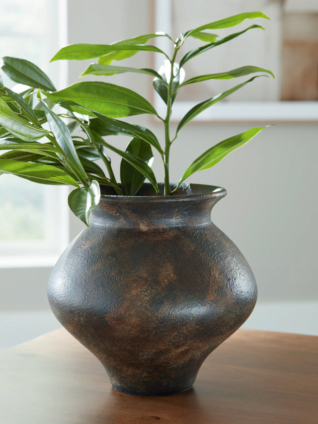 Furniture City Biloxi - Ashley Furniture - Laddlow Vase - Vase - A2000912