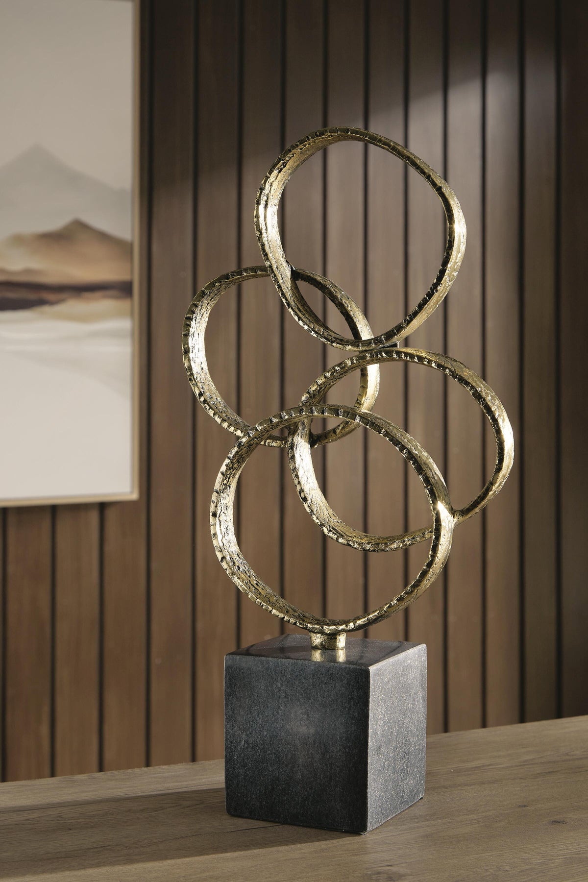 Wellcott Sculpture