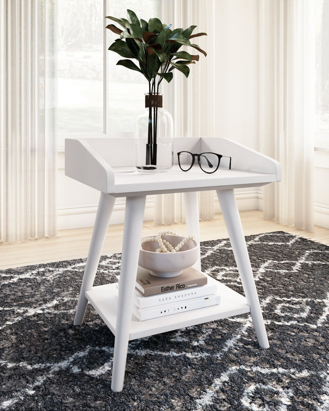 Furniture City Biloxi - Ashley Furniture - Blariden Accent Table - Accent Table / White - A4000367