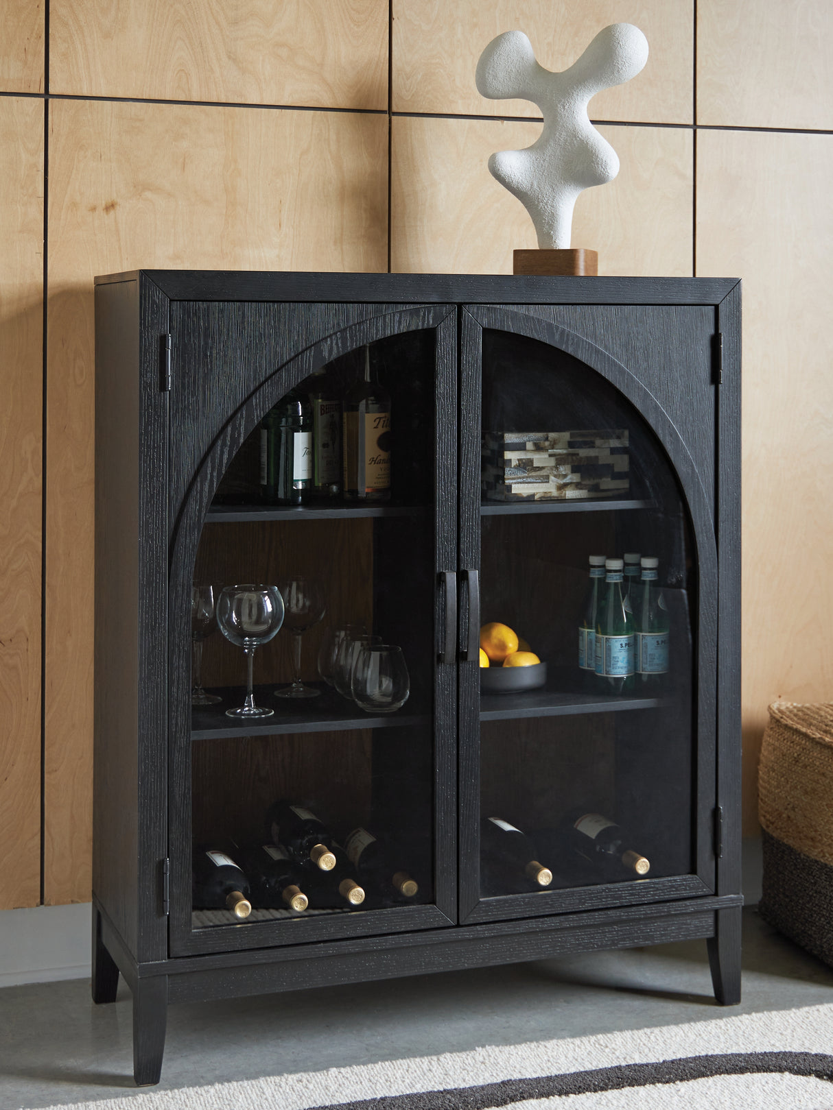 Furniture City Biloxi - Ashley Furniture - Armenleigh Accent Cabinet - Bar Cabinet / Black/Brown - A4000702