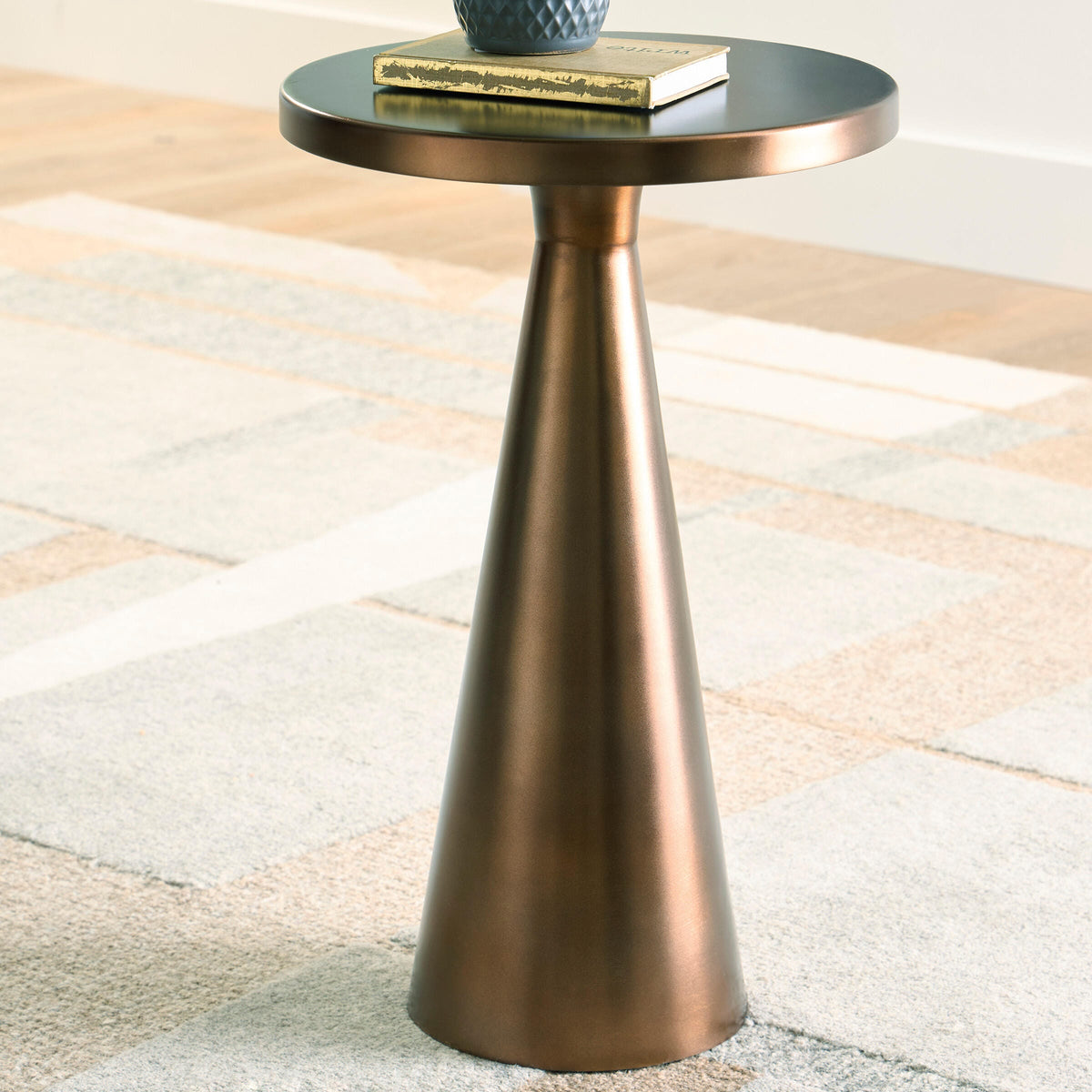 Furniture City Biloxi - Ashley Furniture - Budington Accent Table - Accent Table - A4000751