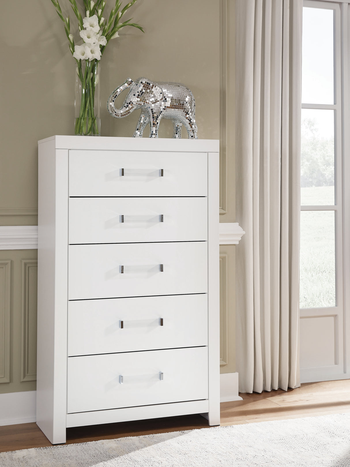 Maeling Bedroom