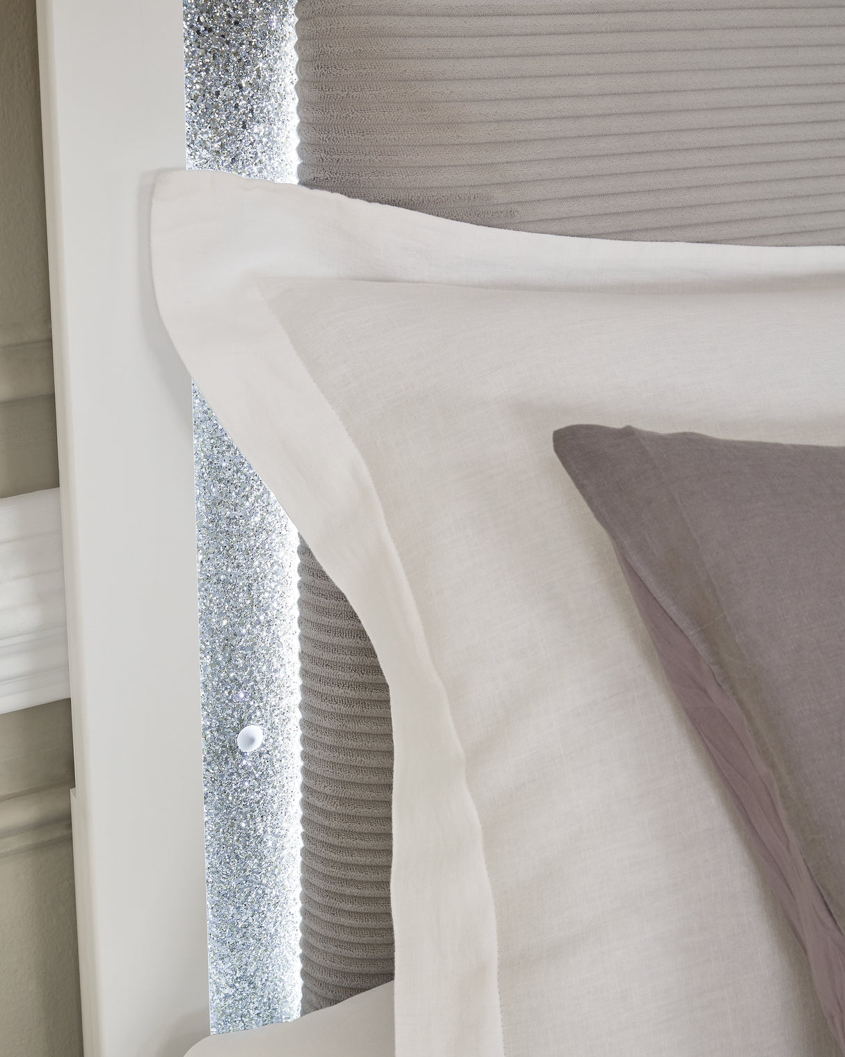 Maeling Bedroom
