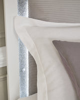 Maeling Bedroom