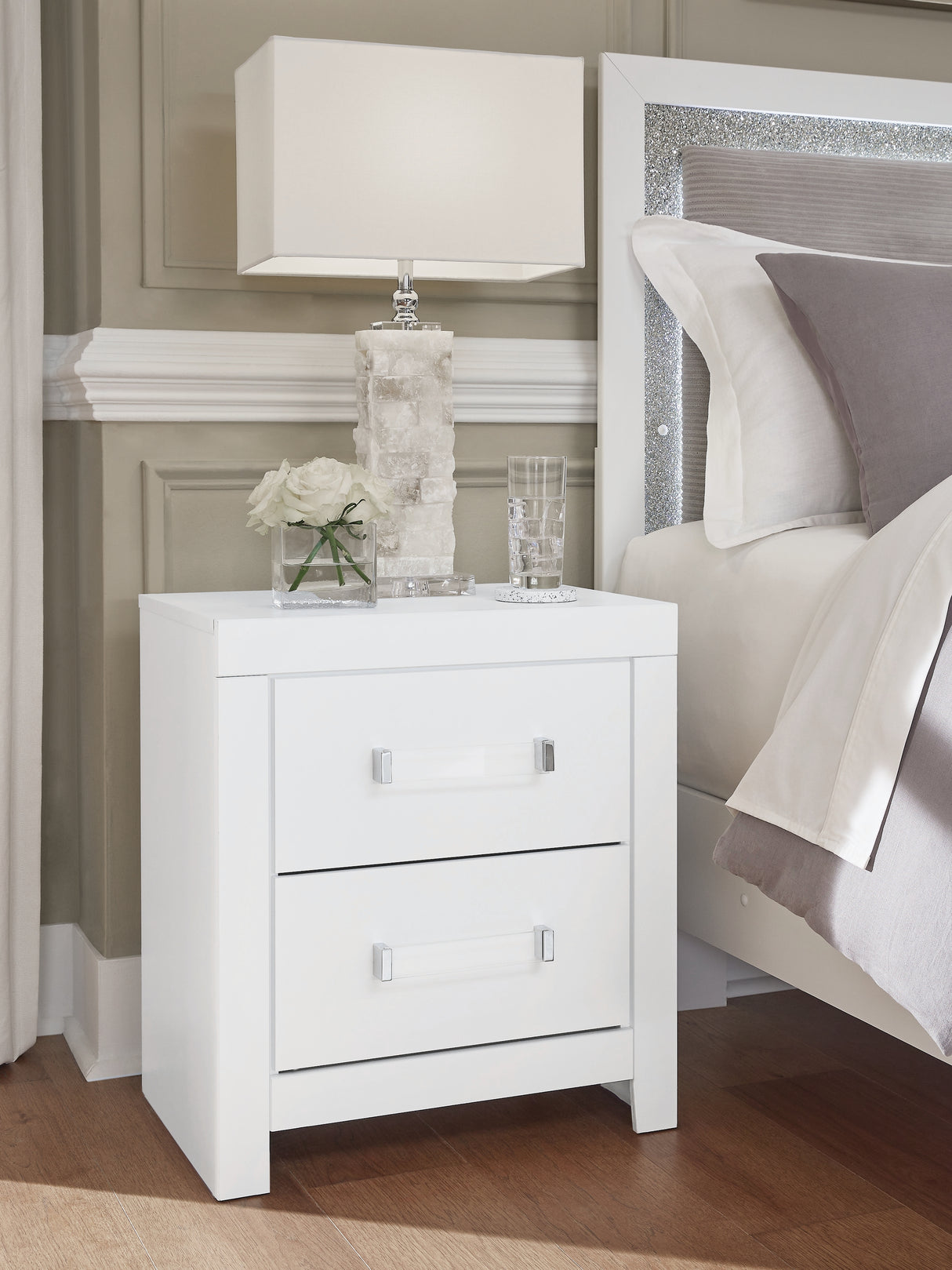 Maeling Bedroom