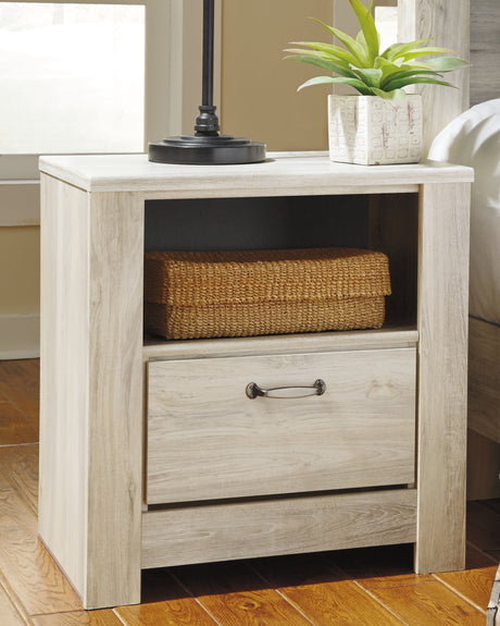 Furniture City Biloxi - Ashley Furniture - Bellaby Bedroom - Queen Crossbuck Panel Bed / Whitewash - B331B6
