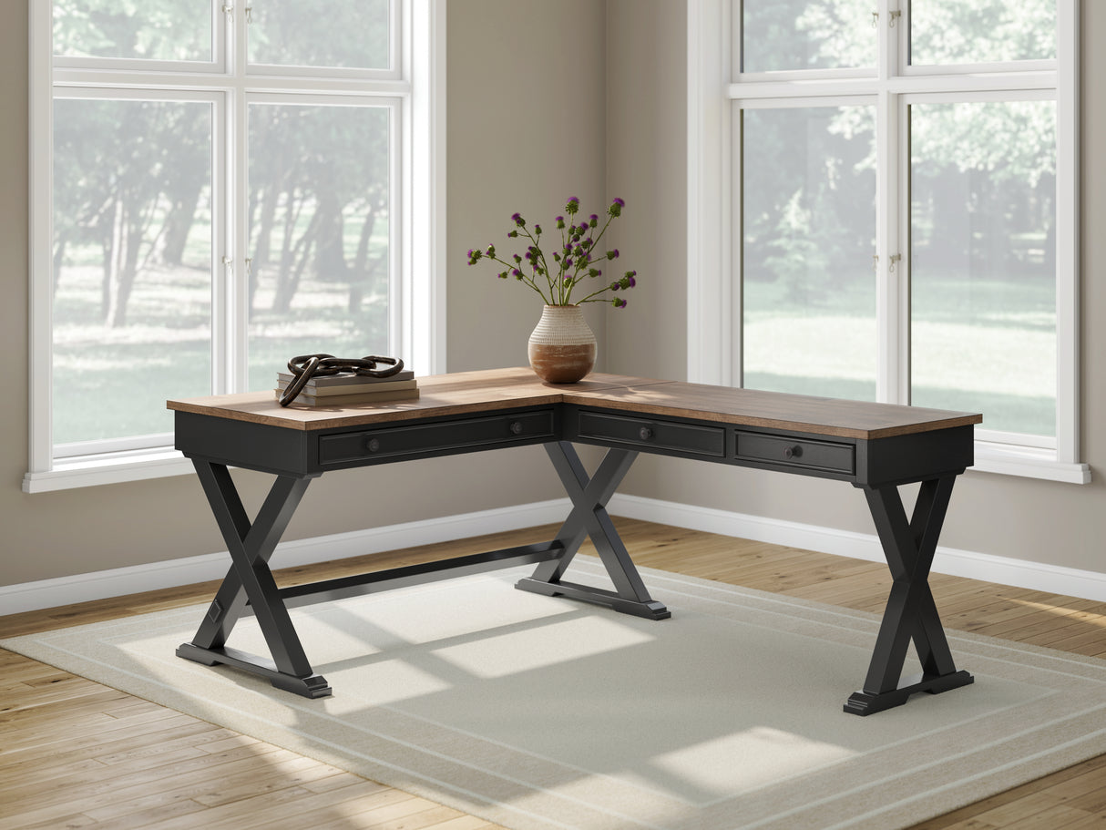 Furniture City Biloxi - Ashley Furniture - Wildenauer Office Desk - Home Office Desk / Brown/Black - H664H2
